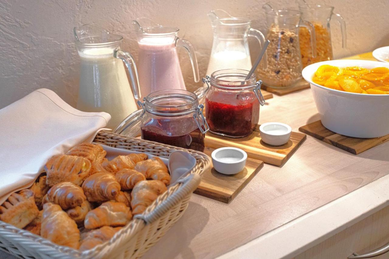 Good Stay Eiropa Hotel Economy Jūrkalne Εξωτερικό φωτογραφία