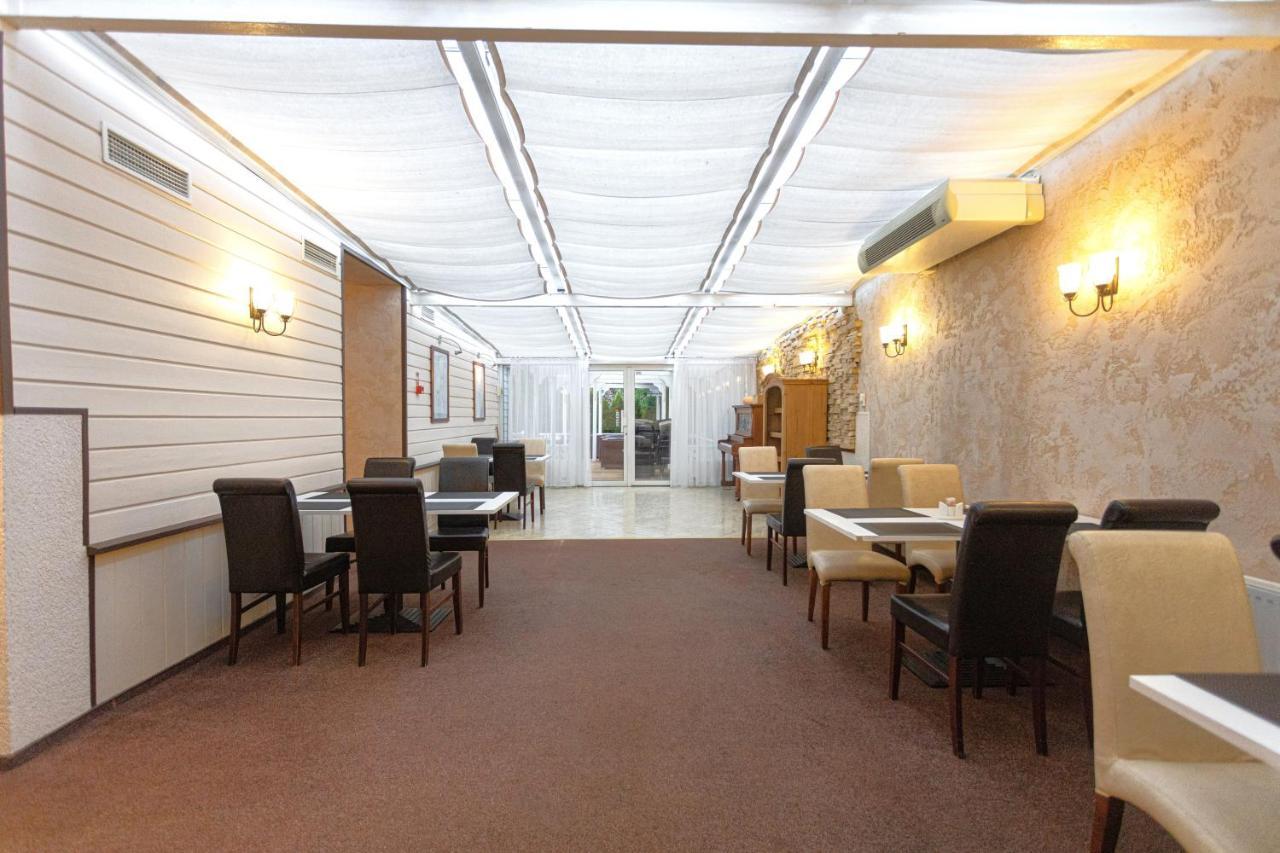 Good Stay Eiropa Hotel Economy Jūrkalne Εξωτερικό φωτογραφία