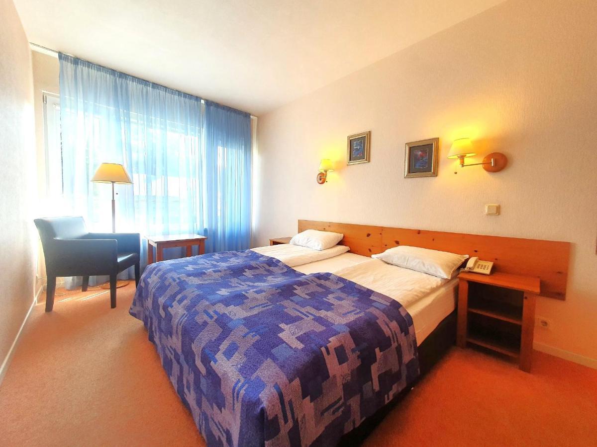 Good Stay Eiropa Hotel Economy Jūrkalne Δωμάτιο φωτογραφία