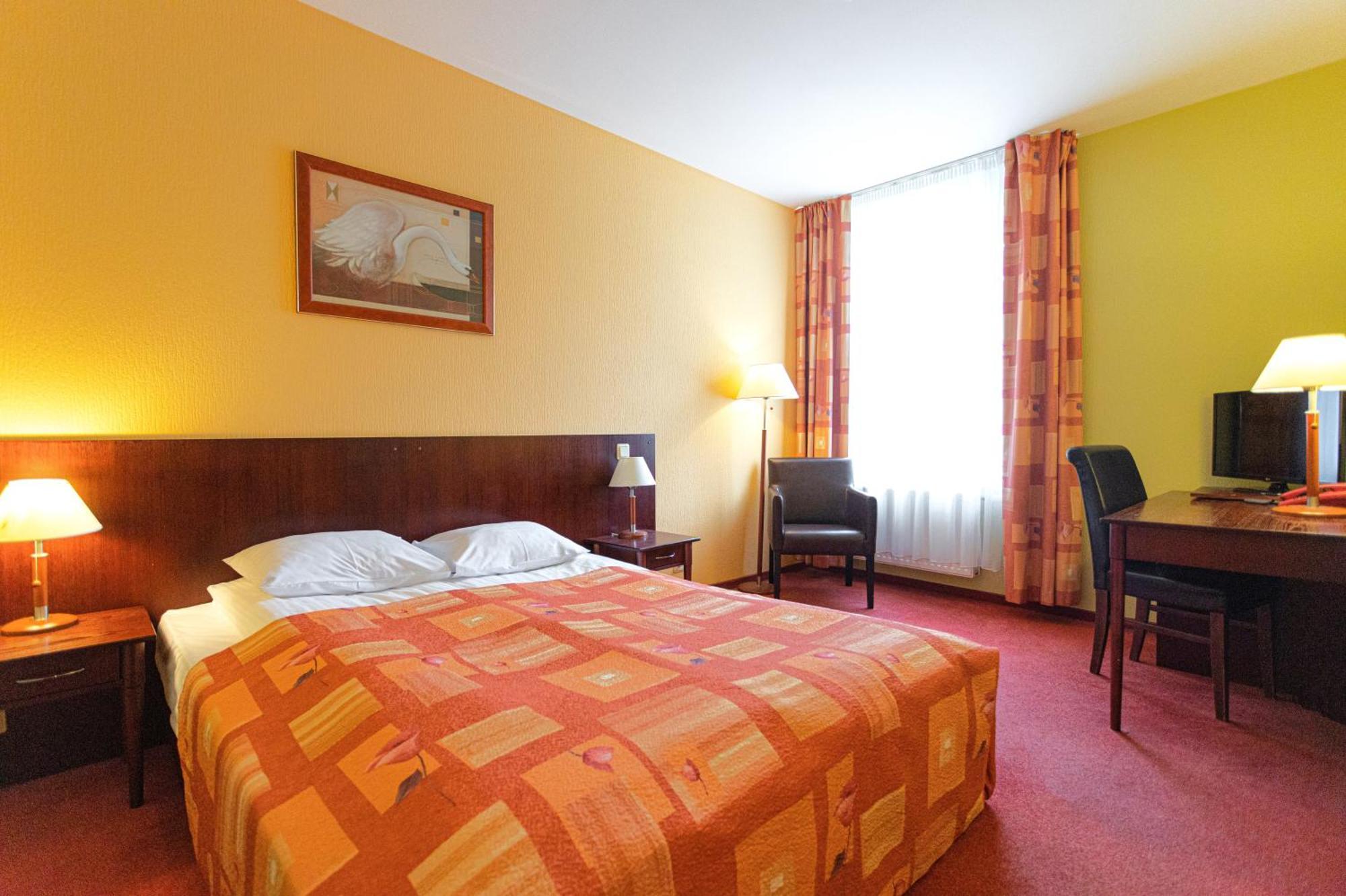 Good Stay Eiropa Hotel Economy Jūrkalne Εξωτερικό φωτογραφία