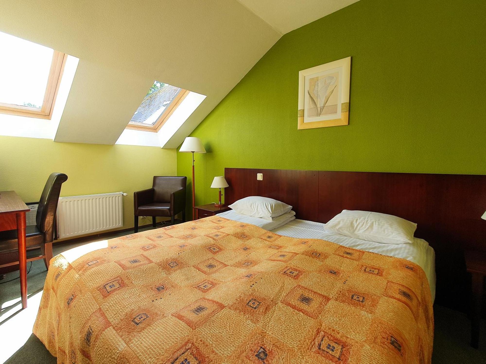 Good Stay Eiropa Hotel Economy Jūrkalne Εξωτερικό φωτογραφία