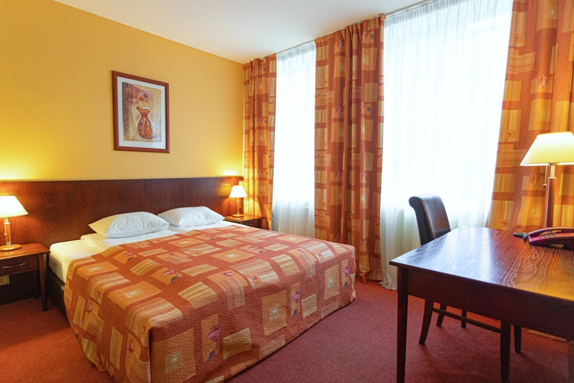 Good Stay Eiropa Hotel Economy Jūrkalne Εξωτερικό φωτογραφία