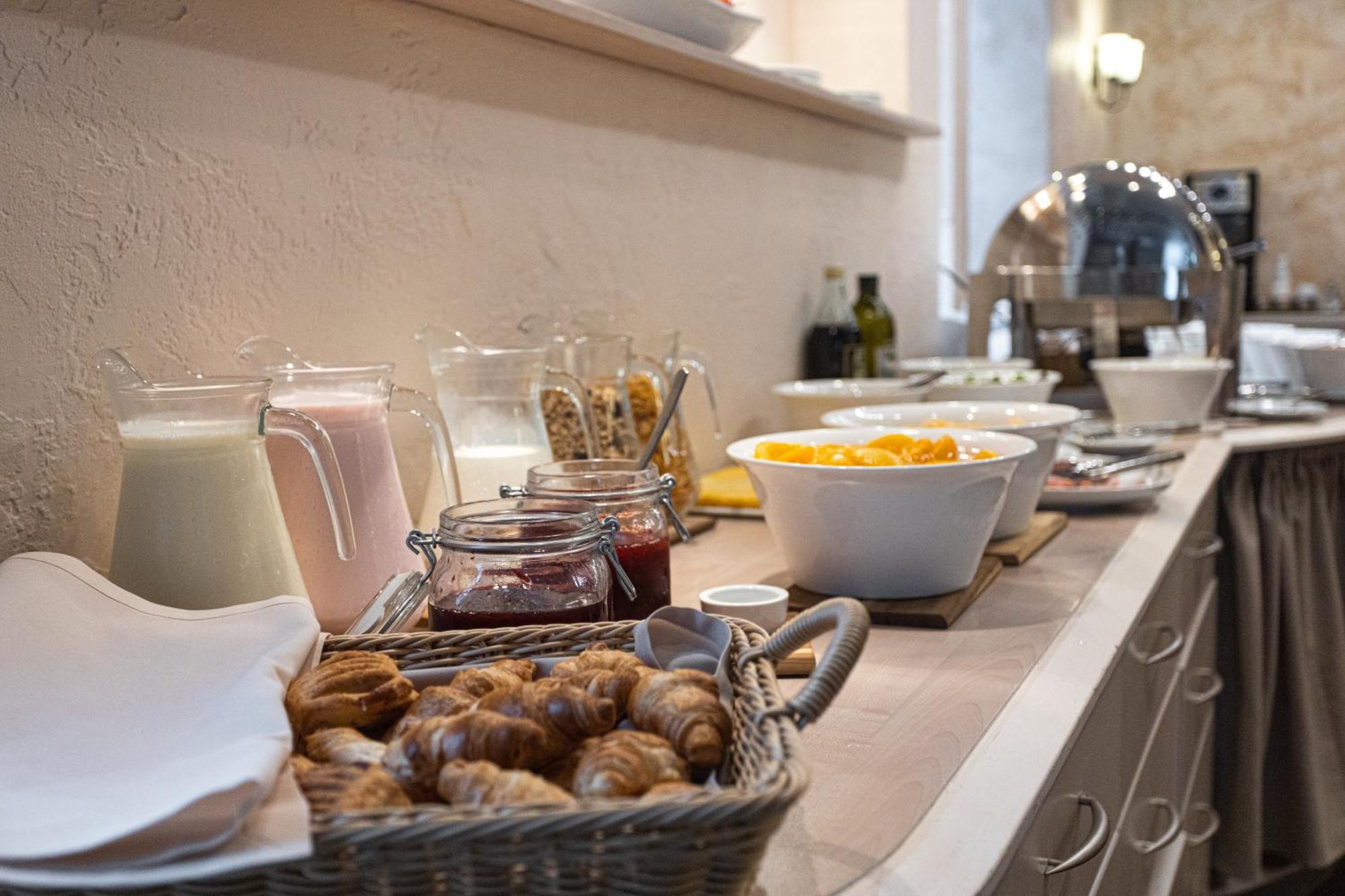 Good Stay Eiropa Hotel Economy Jūrkalne Εξωτερικό φωτογραφία
