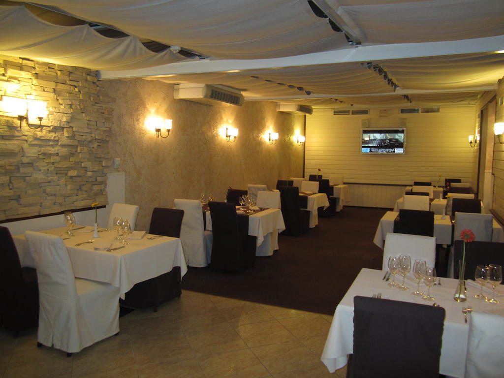 Good Stay Eiropa Hotel Economy Jūrkalne Εξωτερικό φωτογραφία