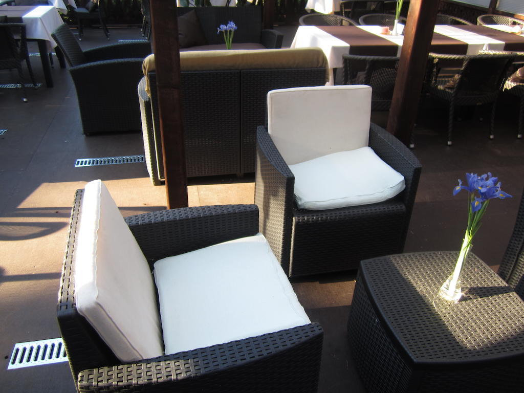 Good Stay Eiropa Hotel Economy Jūrkalne Εξωτερικό φωτογραφία