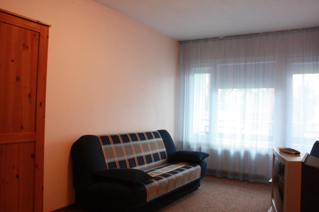 Good Stay Eiropa Hotel Economy Jūrkalne Δωμάτιο φωτογραφία