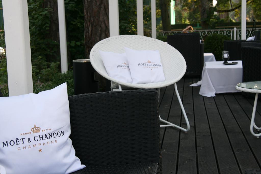 Good Stay Eiropa Hotel Economy Jūrkalne Εξωτερικό φωτογραφία